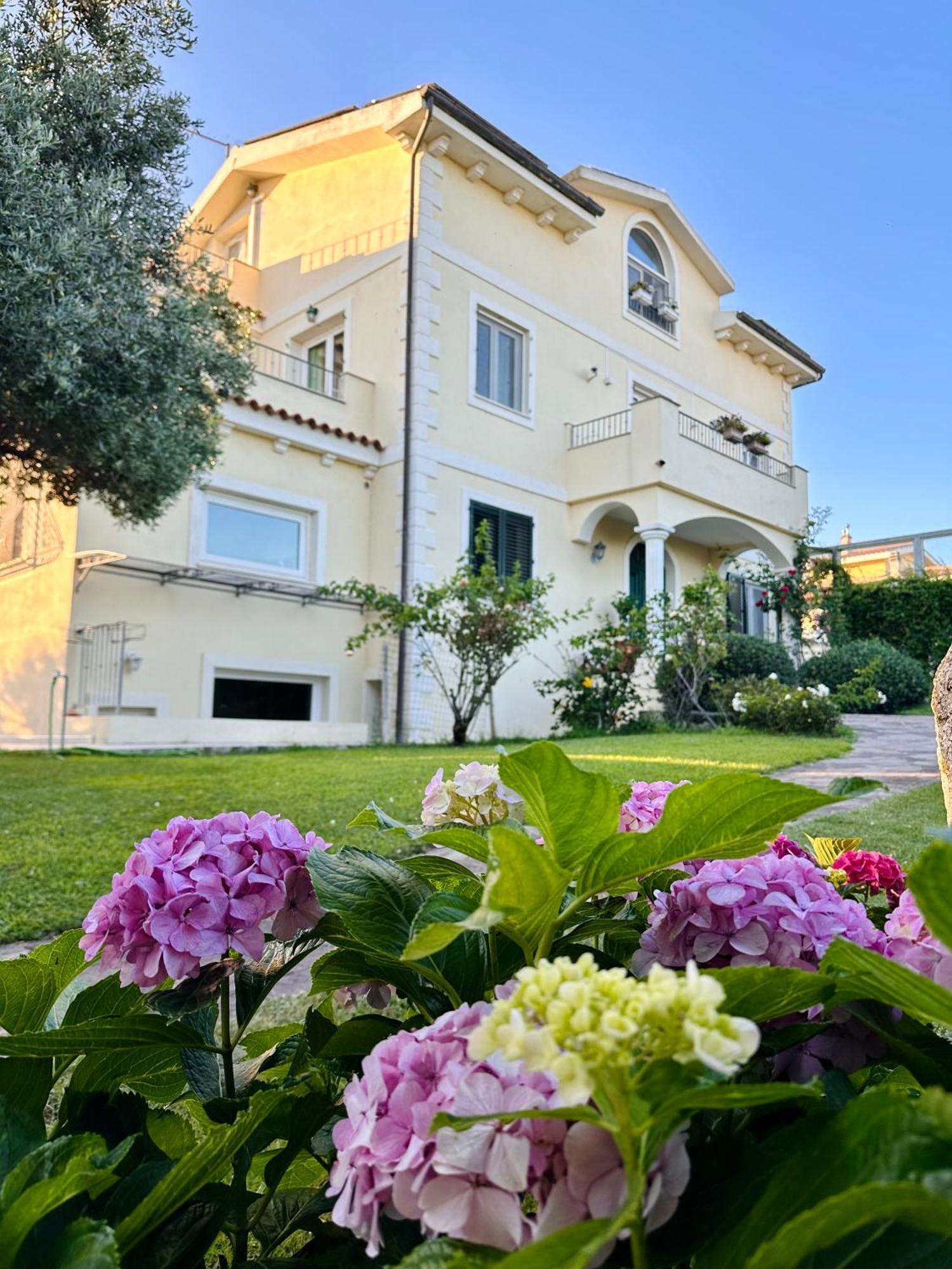 Villa Luce B&B Olbia Dış mekan fotoğraf